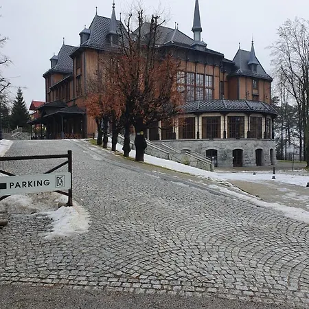 Szmaragdowy *